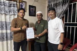 PT Semen Padang Bantu Material Renovasi Korban Kebakaran di Lambung Bukit