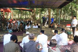 Belitung bentuk tim pemugaran makam pendiri kota Tanjungpandan