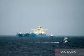 Medvedev: Selat Hormuz seperti "senjata nuklir" bagi Iran