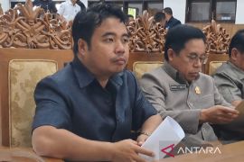 Legislator Gumas ingatkan jangan biarkan gawai menggantikan kehangatan keluarga
