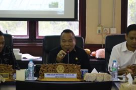 DPRD Surabaya dukung langkah wali kota perbaiki kinerja camat
