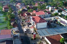 Antrean solar mengular di Tanah Datar