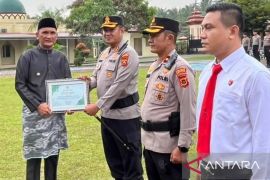 Bupati Sarolangun beri penghargaan sebagai apresiasi kinerja Polisi berantas narkoba
