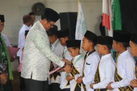 Sekda Lampung Barat tegaskan pesantren harus cetak santri unggul bidang agama dan formal