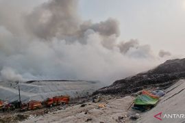 Waspadai dampak asap kebakaran TPA Jatiwaringin