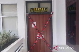 Sejumlah ruangan Kantor Bupati Kuansing disegel