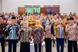 Khofifah-Menteri PPPA hadirkan Pelita ASN untuk ketahanan keluarga