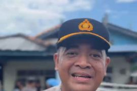 Polres Bangka Tengah salurkan bantuan kursi roda