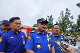DPKP Pekanbaru gerak cepat, lima Damkar jinakkan kebakaran Kantor Ketahanan Pangan Riau