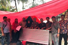 PT Semen Padang Salurkan Bantuan untuk Korban Kebakaran di Batu Gadang