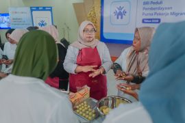 BRI Peduli latih kewirausahaan puluhan purna pekerja migran Indonesia di Cirebon