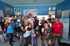 PLN UP3 Sofifi perkuat budaya keselamatan dan perluas akses layanan digital hingga Desa Garoujo