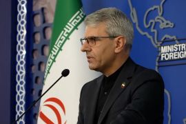 Iran tak mau rundingkan program rudal meski AS izinkan ekspor minyak