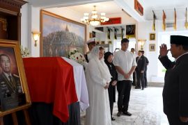 Presiden beri penghormatan terakhir untuk Ryamizard Ryacudu