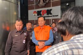 KPK tahan Bupati Muara Enim dalam kasus dugaan suap