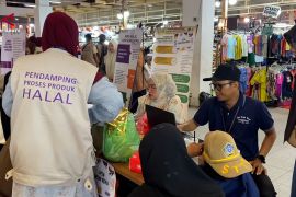 Riau kejar 7.000 sertifikasi halal jelang Oktober 2026