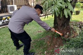 Polisi amankan benda diduga mortir di Anjungan Sumbar TMII