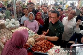 DPKUKM Banyumas mendorong perluasan pasar atasi surplus telur ayam