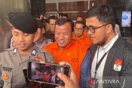 KPK resmi tahan Bupati dan Sekda Kuansing