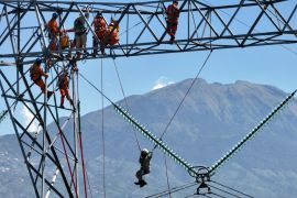 Ganti isolator tanpa padam, PLN hadirkan keandalan layanan kelistrikan