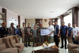Komitmen Berkelanjutan, KAI Divre II Sumbar Salurkan Hampir Rp300 Juta Dana TJSL pada Semester I 2026