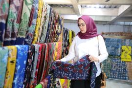 Babel gaungkan bangga pakai-beli batik karya daerah