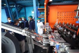 Perumdam Tirta Tuah Benua Kutim siap produksi air minum kemasan setelah uji coba