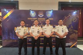 Kakanwil Imigrasi Sultra hadiri sosialisasi penguatan kepatuhan internal di Surabaya
