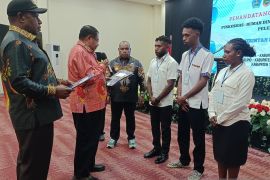 Pemprov Papua Pegunungan lepas 61 nakes ke delapan kabupaten