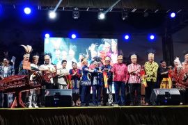 Bupati Markus Mansnembra buka Festival Biak Munara Wampasi sebagai KEN 2026