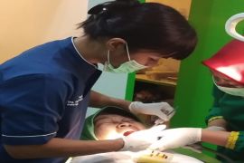 Teknologi dan kompetensi dokter jadi kunci keberhasilan implan gigi