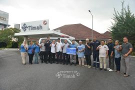 PT Timah serahkan ambulans perkuat akses kesehatan warga Temberan