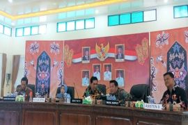 Bupati Shalahuddin ajak masyarakat dukung pelebaran lima ruas jalan di Muara Teweh