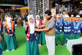 MIND ID edukasi 100 santri terkait industri pertambangan