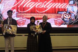 Deteksi dini osteoporosis lewat saliva, mahasiswa FK UMS raih juara II lomba esai