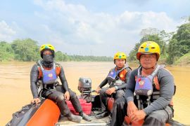 Basarnas Jambi lakukan pencarian bocah tenggelam di Sungai Tembesi