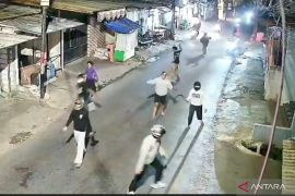 Tawuran remaja resahkan warga di kawasan Rawa Buaya Jakbar