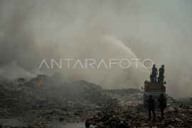 Menko: Kemenkes tangani warga terdampak kebakaran TPA Jatiwaringin