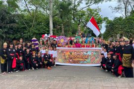 KBRI Bogota angkat budaya "Kalimantan" di Festival Bambuco Kolombia