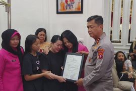 Kapolri beri kenaikan pangkat anumerta pada anggota gugur saat tangkap pengedar narkoba