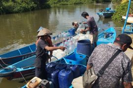 BPBD Cilacap salurkan 117.000 liter air