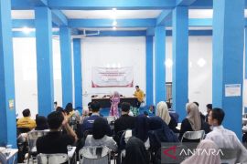 OJK Kalsel perkuat literasi keuangan dengan mahasiswa Univsm