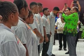 Papua Pegunungan lepas 100 peserta Adem ke empat daerah di Pulau Jawa