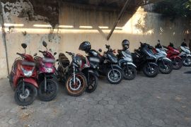 Polisi bubarkan aksi balap liar dan amankan 11 kendaraan bermotor