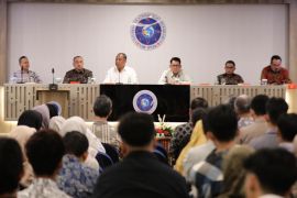 Pemkab mengatasi kemiskinan melalui beasiswa "Sleman Pintar"