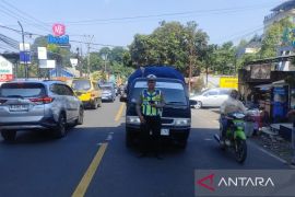 Polres Cianjur siagakan 60 personel di sepanjang Jalur Puncak antisipasi kemacetan