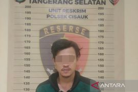 Polisi tangkap pelaku curanmor yang sembunyi di atas plafon rumah