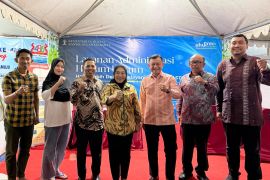 Bupati apresiasi layanan Kemenkum Sulbar di Expo UMKM Mamuju Merendeng