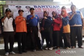 Pemkab Bangkalan mulai salurkan bantuan air bersih
