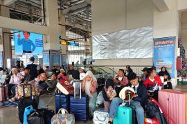 Libur sekolah, jumlah penumpang Terminal Pulo Gebang naik 10 persen